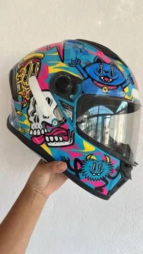 Capacete MT helmets usado somente 3 vezes 