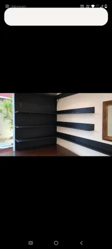 Prateleiras de ferro