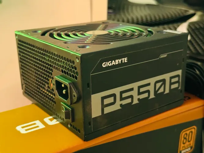 GTX 1650 SUPER / 2 MEM XPG 8g / PLACA MÃE A320 / FONTE 550 80 Plus Gold