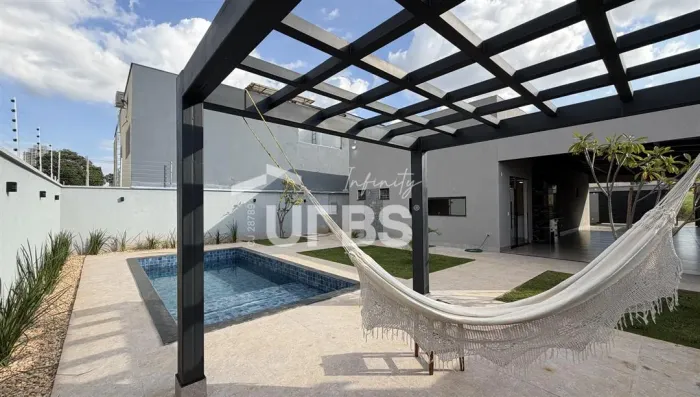 Casa Térrea à Venda | Jardim Atlântico | 3 Suítes | 183 m² | 6 Vagas | Próximo ao Parque C