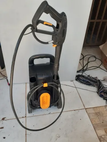 Lavadora alta pressão 2400 psi. 220V. Parcelo no cartão.
