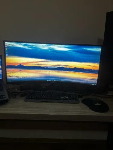 Monitor Gamer Curvo Samsung Odyssey 34" G5 165 Hz 1ms Ultrawide Preto