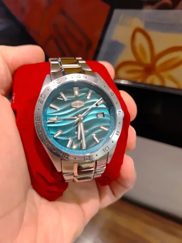 Relógio HeroForce GMT Masculino - Mostrador Azul Tiffany / Ondulado (Novo/Pouco Uso)
