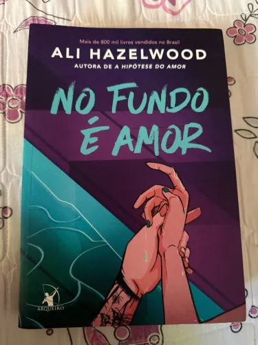 Livro no fundo é amor