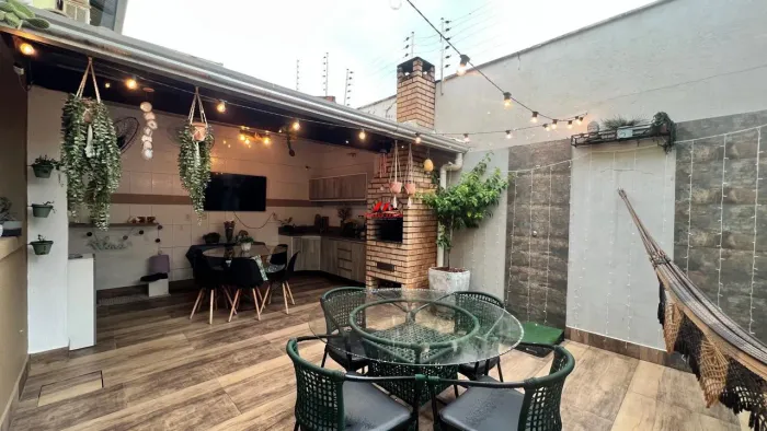 VENDA- SOBRADO MOBILIADO, REFORMADO, COM PLACA SOLAR, 182M² PRIVATIVOS, VILLAGE FLAMBOYANT