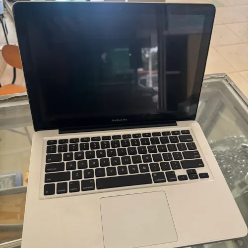 Mecbook para retiradas de peças.