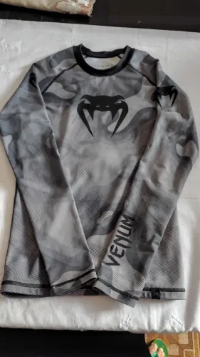 Rashguard Venum e shorts NOGI ( 08 anos)