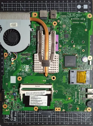 Placa Mãe Notebook Toshiba Satellite L305 L300 DDR2 Com Cooler. Para teste