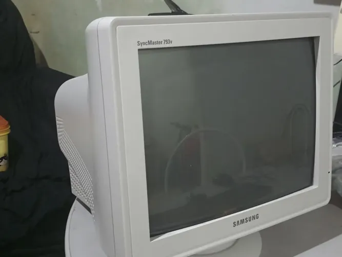 Monitor CRT Sansung 17 polegadas branco,