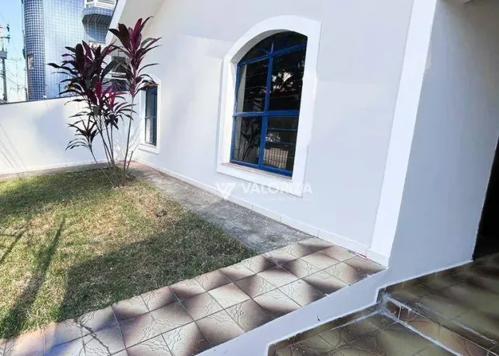 Casa Para Alugar com 3 quartos, proximo ao Gepaci