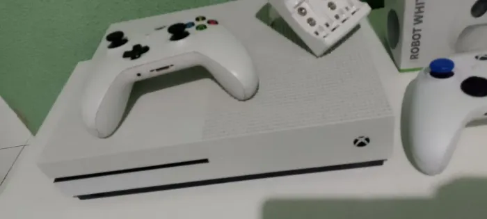 Xbox One S completíssimo