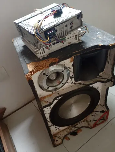 Caixa de som módulo e aparelho de som 