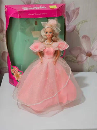 Boneca Barbie Peach Blossom anos 90 completa com a caixa