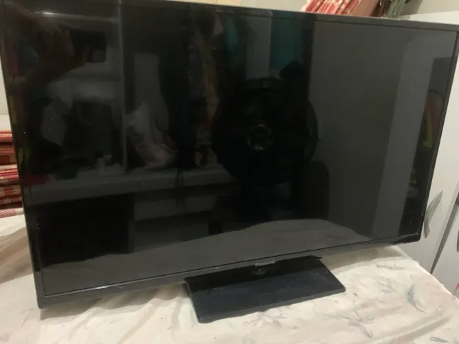Vendo essa tv pra retirada de peça