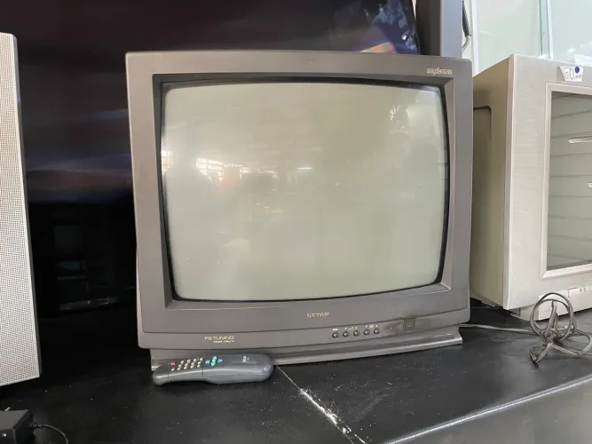 Tv de Tubo Semp CRT 20 Polegadas TV20A82EAV com Defeito