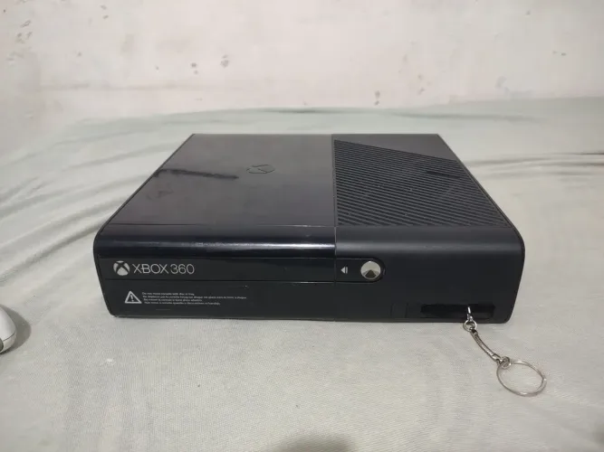 XBOX 360 SUPER SLIM 320GB DESBLOQUEADO ? COMPLETO