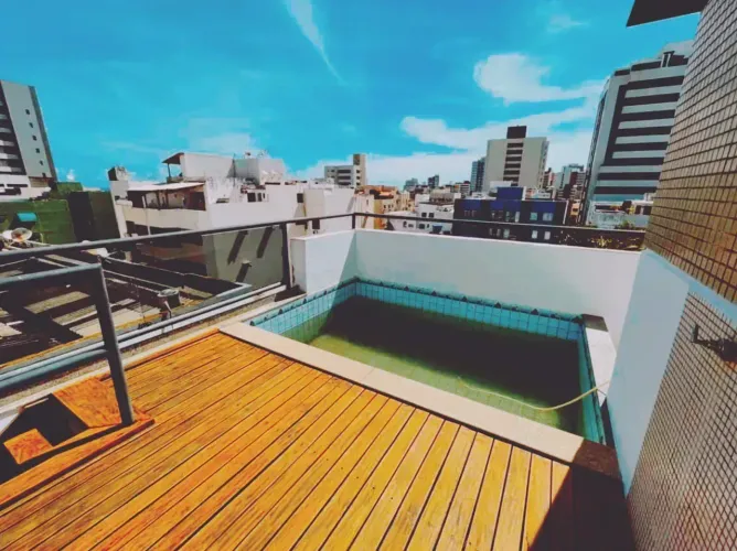 Excelente Cobertura do Duplex com Piscina, de 3/4 No Costa Azul