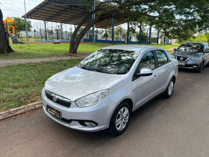 Fiat Grand Siena Attrac. 1.4 EVO F.flex 8V 2013