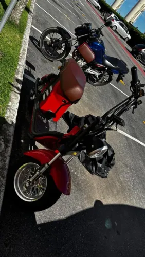 Vendo nova, nunca foi para a rua.
