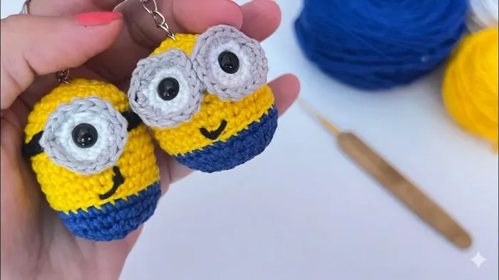 Chaveiros Minions crochê