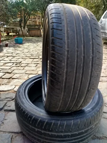 Par de Pneus usados r18