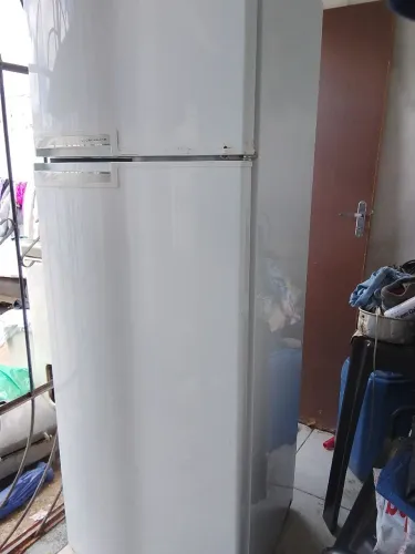 Vendo geladeira toda original