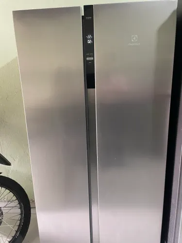 Vende-se geladeira Eletrolux