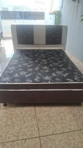 Cama Conjugada com a cabeceira junto.