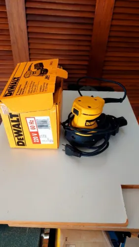 Lixadeira DeWalt