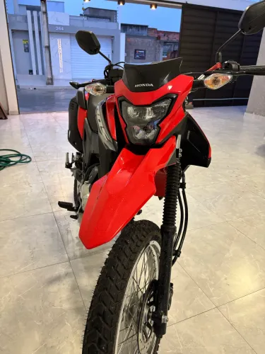 Bros 160 CBS 2025 apenas 2.300km rodados