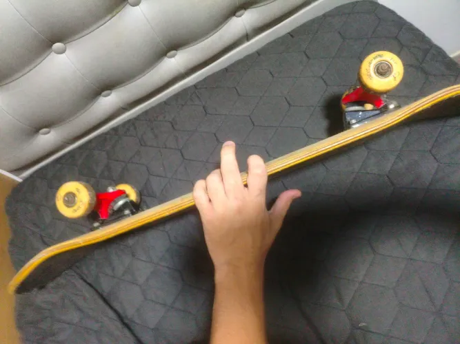 Skate Black sheep