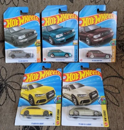 Coleção 5 minis Audi Avant Hot Wheels.