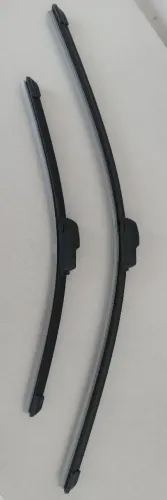 Par de Palhetas: 24" (motorista) e 16" (passageiro)