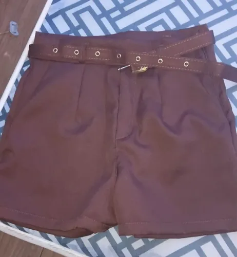 Comprado na shein nunca usado chegou hoje tamanho P porem da forma grande