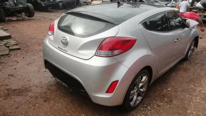 Sucata Hyundai Veloster 1.6 2013 Retirada De Peças