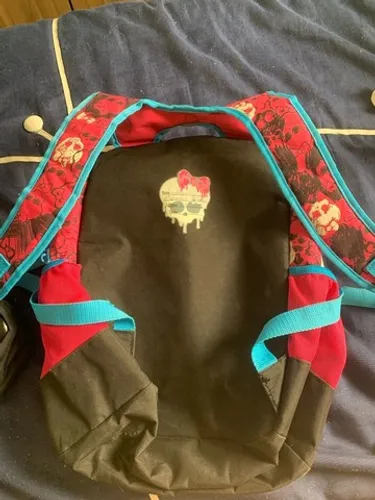 Mochila + estojo monster high
