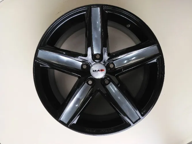 Jogo de Rodas 19 MAK 5x112 17x7 35 Preto Brilhante Seminova