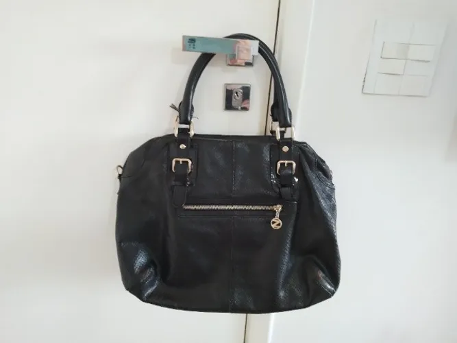 Bolsa  Arezzo em couro semi-nova