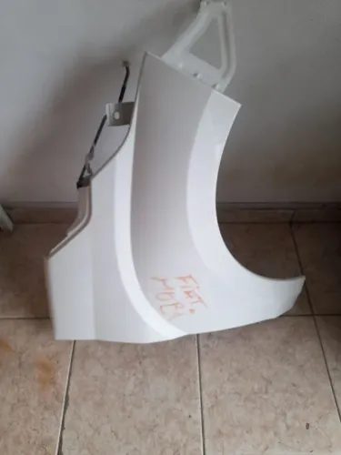 Paralama Fiat mobi lado direito.