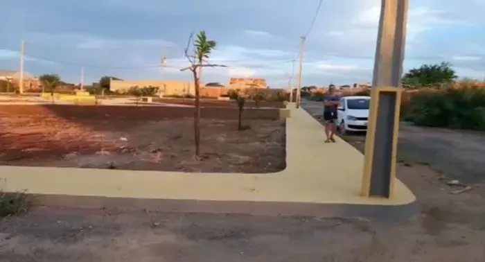 Terreno 10x20 de Esquina Escriturado - Loteamento Souza - Irecê/BA