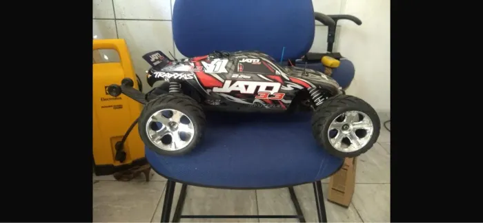 VENDO AUTOMODELO 1/10 JATO TRAXX 3.3 