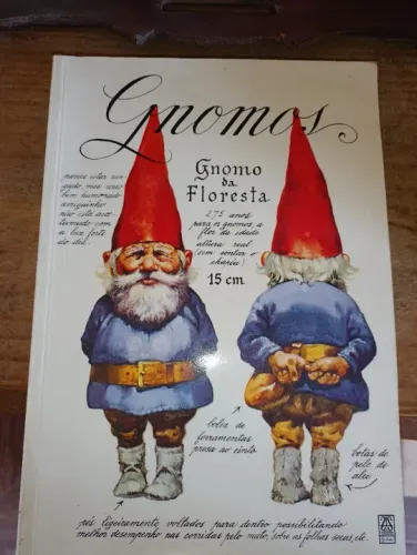 Livro Gnomos. Ótimo estado de conservação. Ricamente ilustrado.
