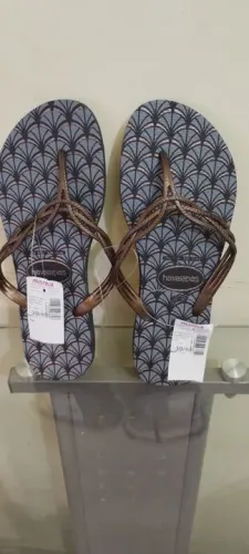 Havaianas Femininas Douradas.