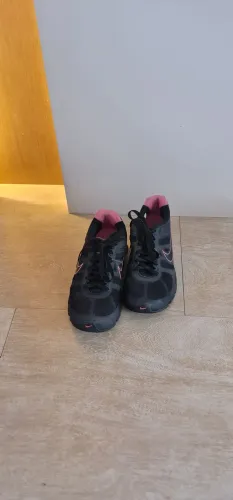 Tênis original feminino rosa e preto Nike shox