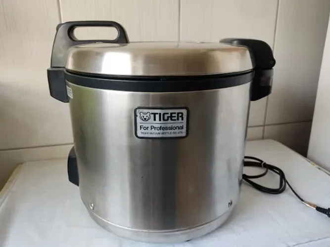 Panela Arroz Elétrica Profissional Tiger Industrial 3.6 litros 20 Copos Japonesa