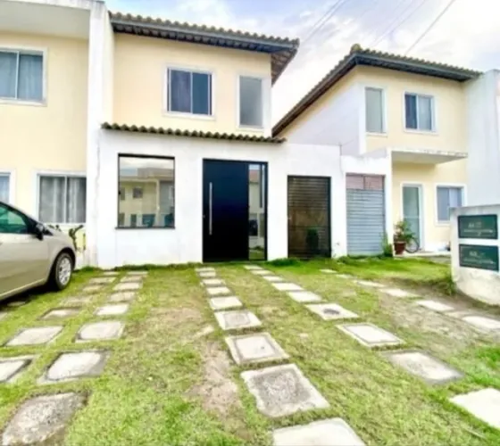 Dúplex Linda no Condomínio Fechado -Dúplex com 2/4 e uma suíte no Papagaio