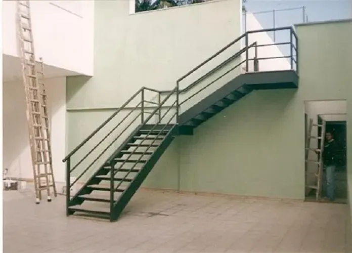 Escadas estrutura metalica