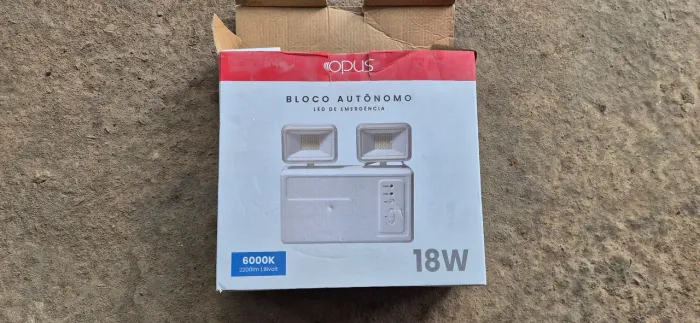 Bloco Autônomo LED de Emergência Opus 18W
