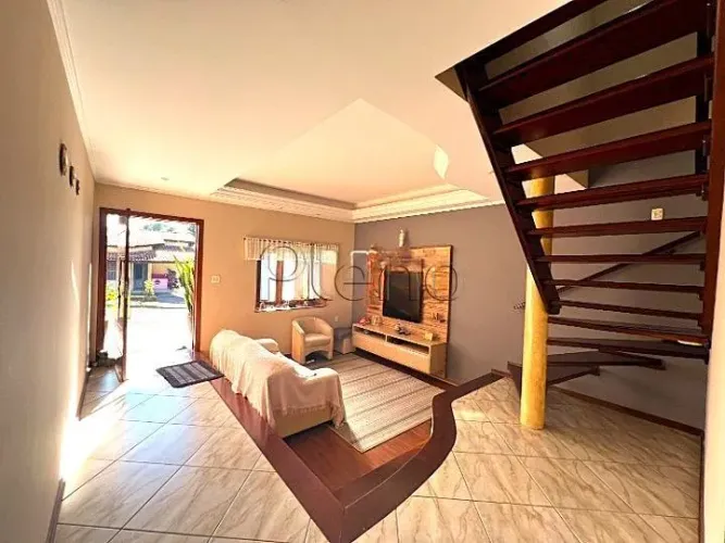 Casa à Venda no Condomínio Tabatinga em Valinhos, no bairro Capuava.