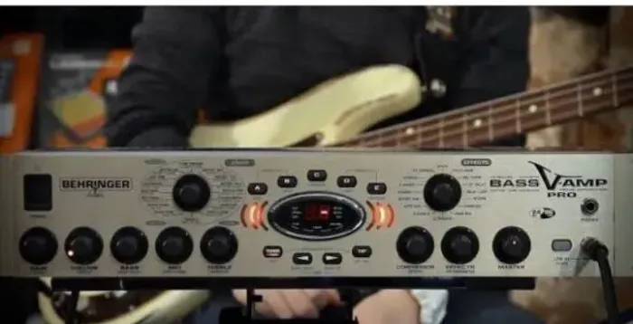 Pre-ampli behringer v-pro